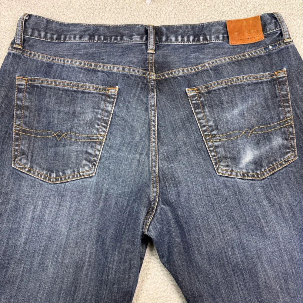 Lucky Brand 221 Original Straight Jeans Mens 38x30 Dark Wash Blue Denim